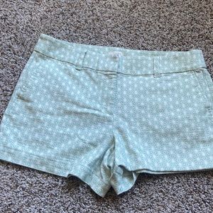 Loft 4” mint green pattern chino short like new size 6